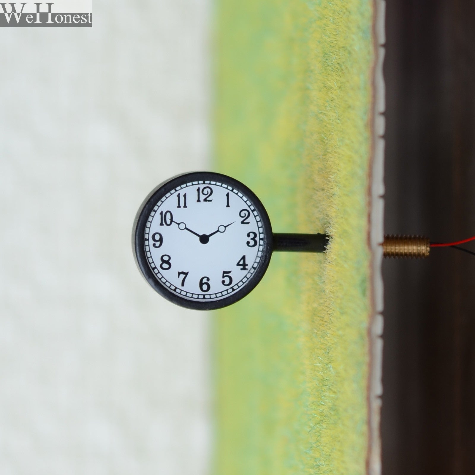 1 x O scale modern station platform wall clock LED street light illuminated