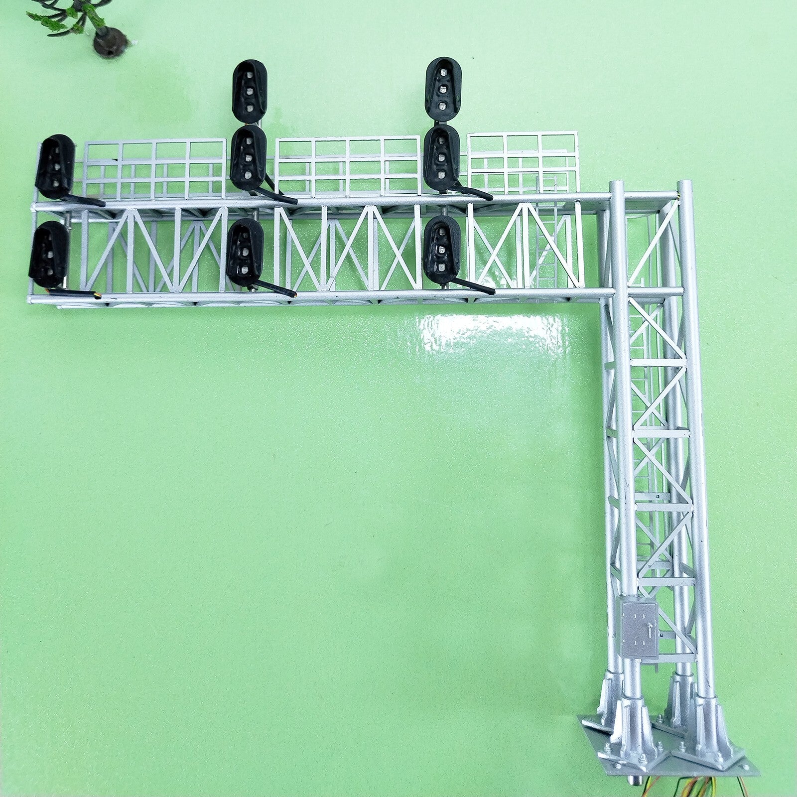 1 x HO scale model Darth Vader cantilever signal 3 tracks steel #CDSO033M333I333