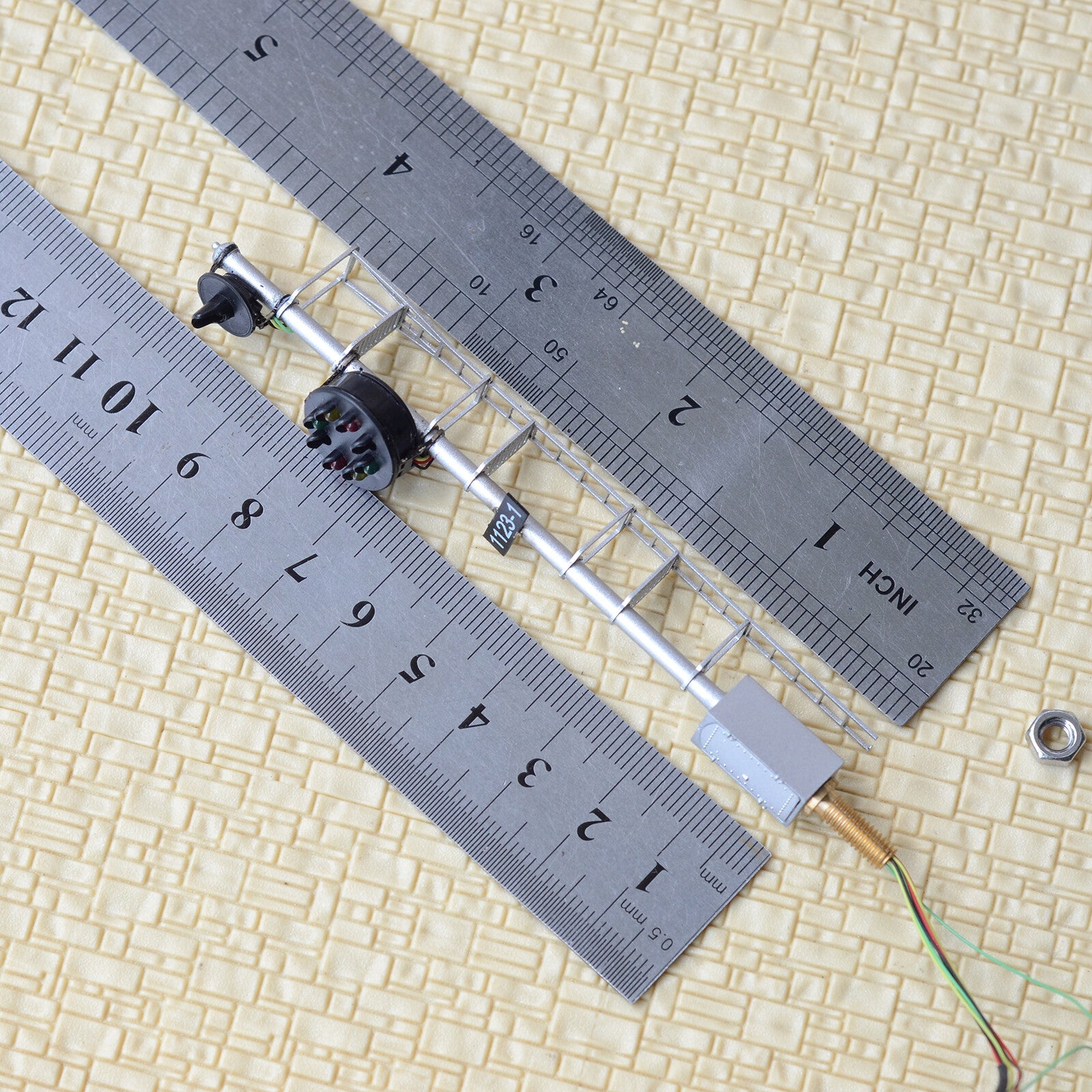 1 x HO scale model train railroad metal mainline color position light signal #PB
