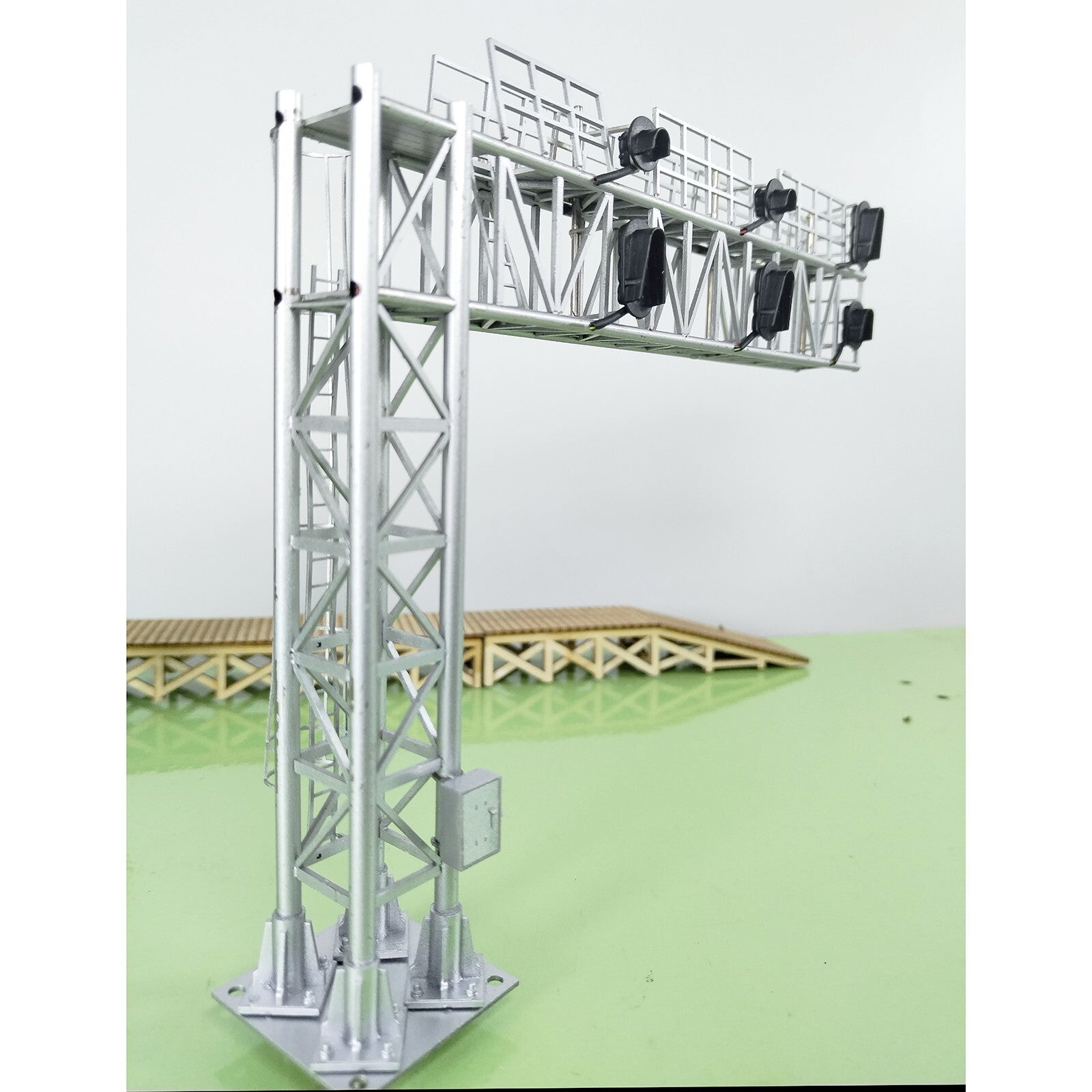1 x HO scale model Darth Vader cantilever signal 3 tracks steel #CDSO32M13I13