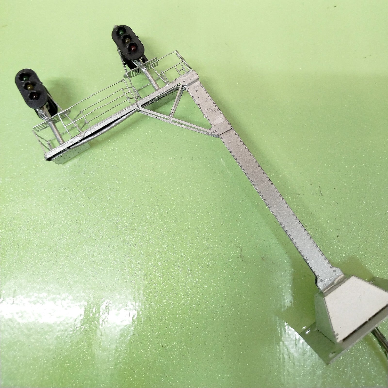 1 x HO scale cantilever block signal tower metal 4 heads 2 directions #CB22
