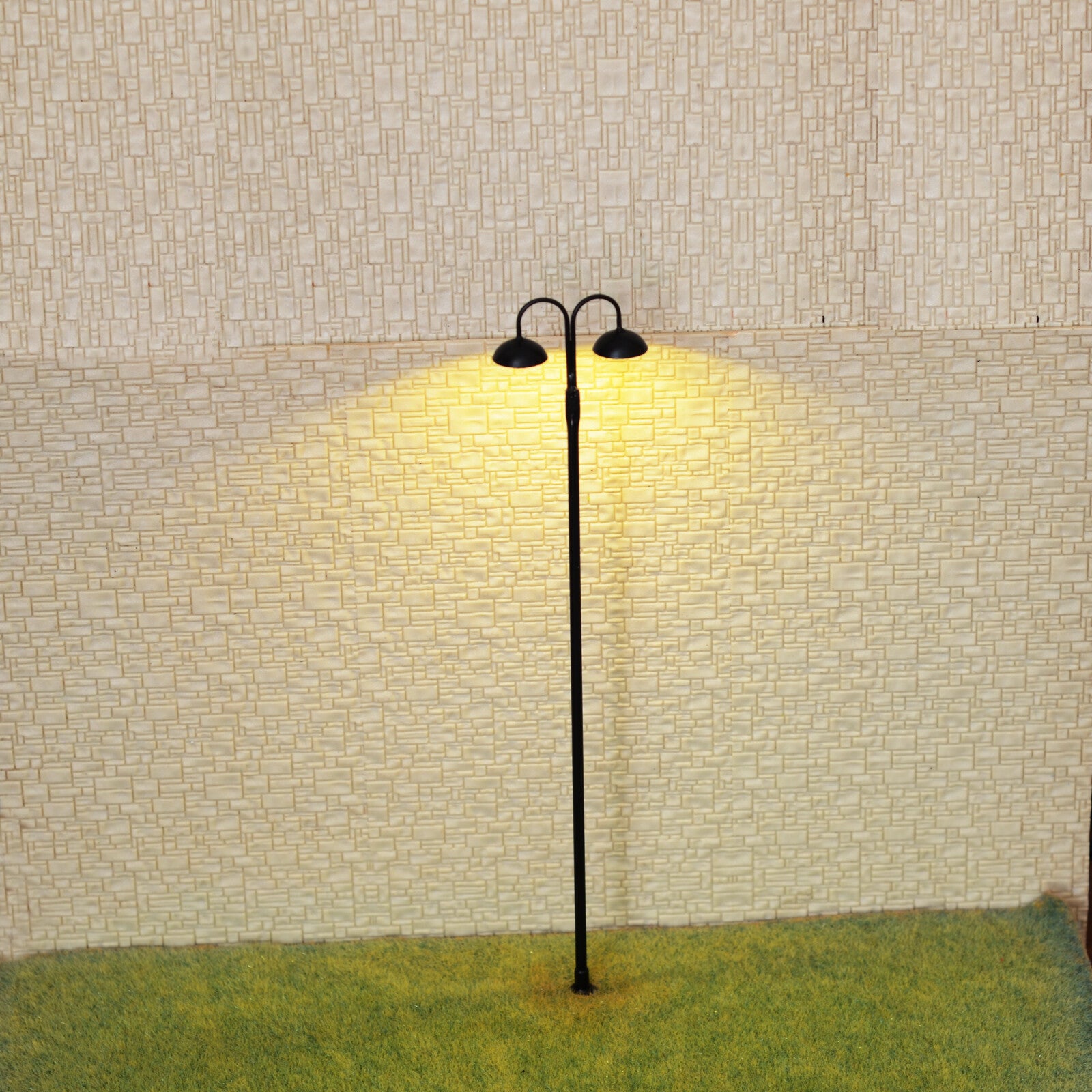 4 x O Scale LED yard light Model train Railroad street station lamp post #702BG