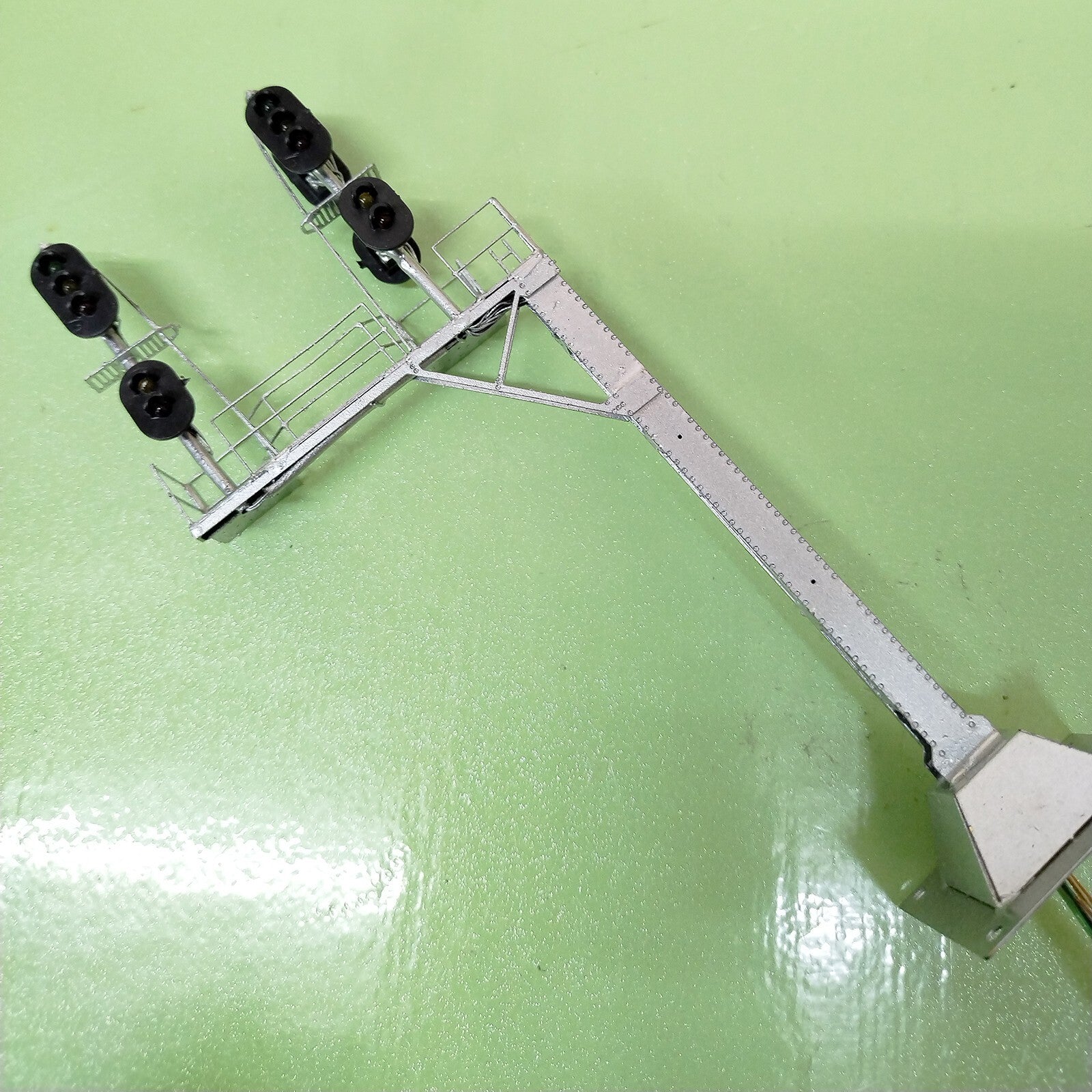 1 x HO scale cantilever block signal tower metal 6 heads 2 directions #CB32