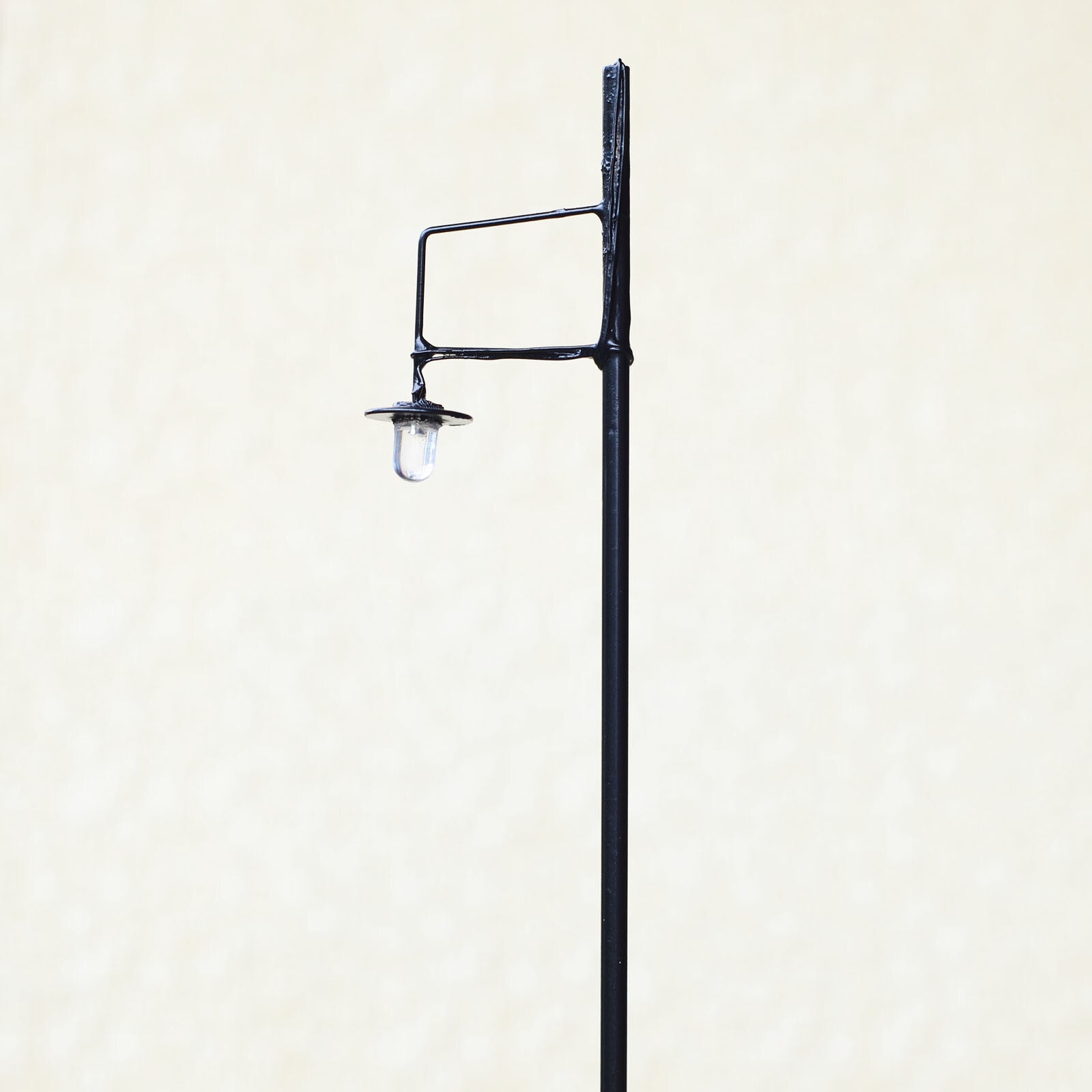4 x O scale model railroad street light warm white LED lamp post path #SL42BL