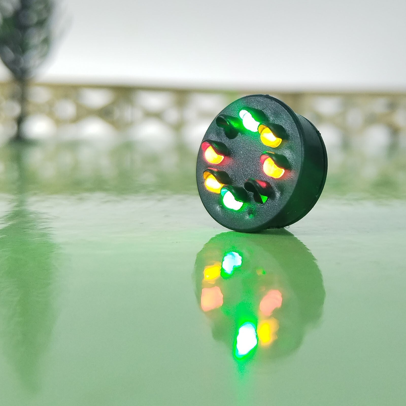 1 x HO scale B&O CPL color position light signal head wired LEDs with bracket