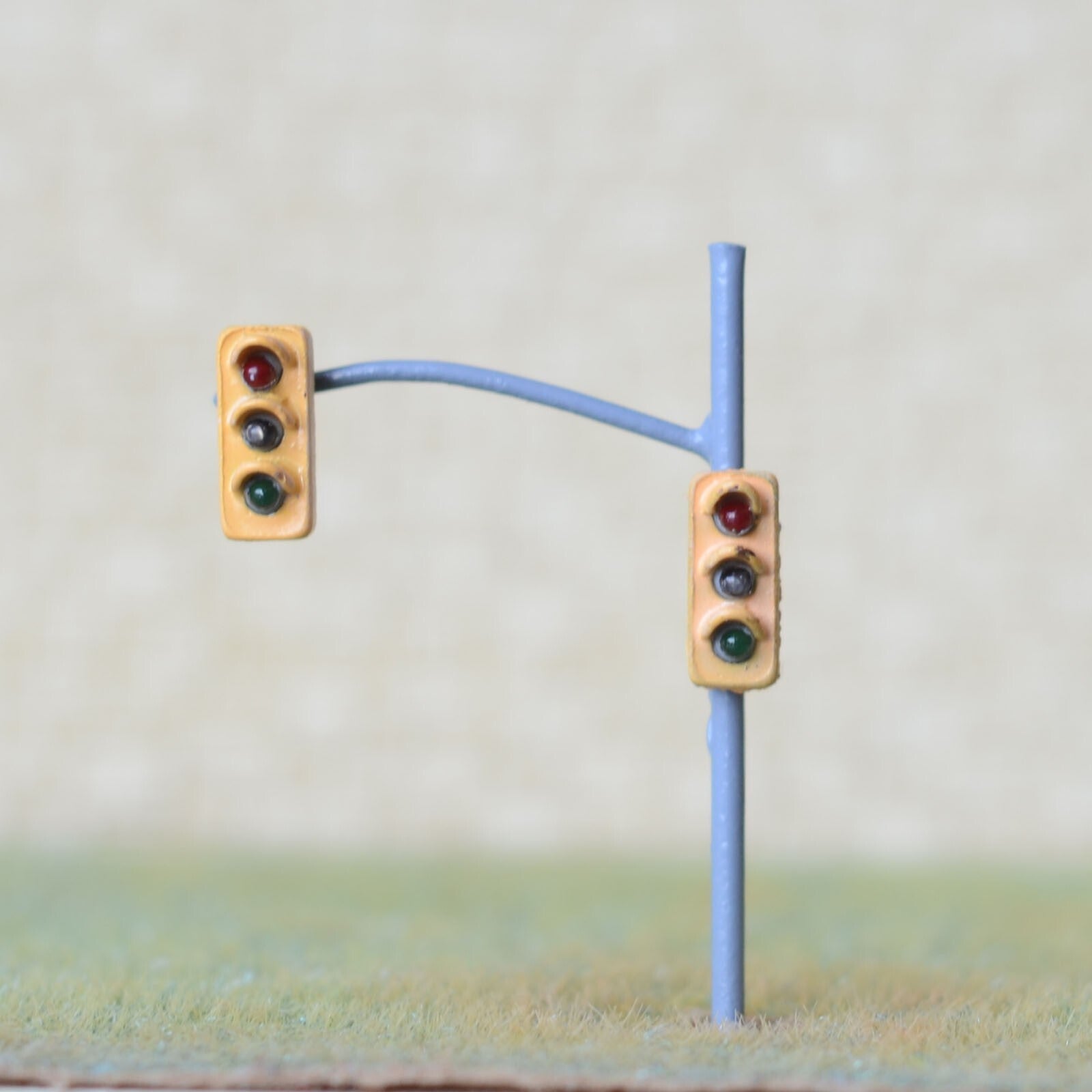 2 x traffic signal light HO OO scale model railroad crossing street light #3P3E