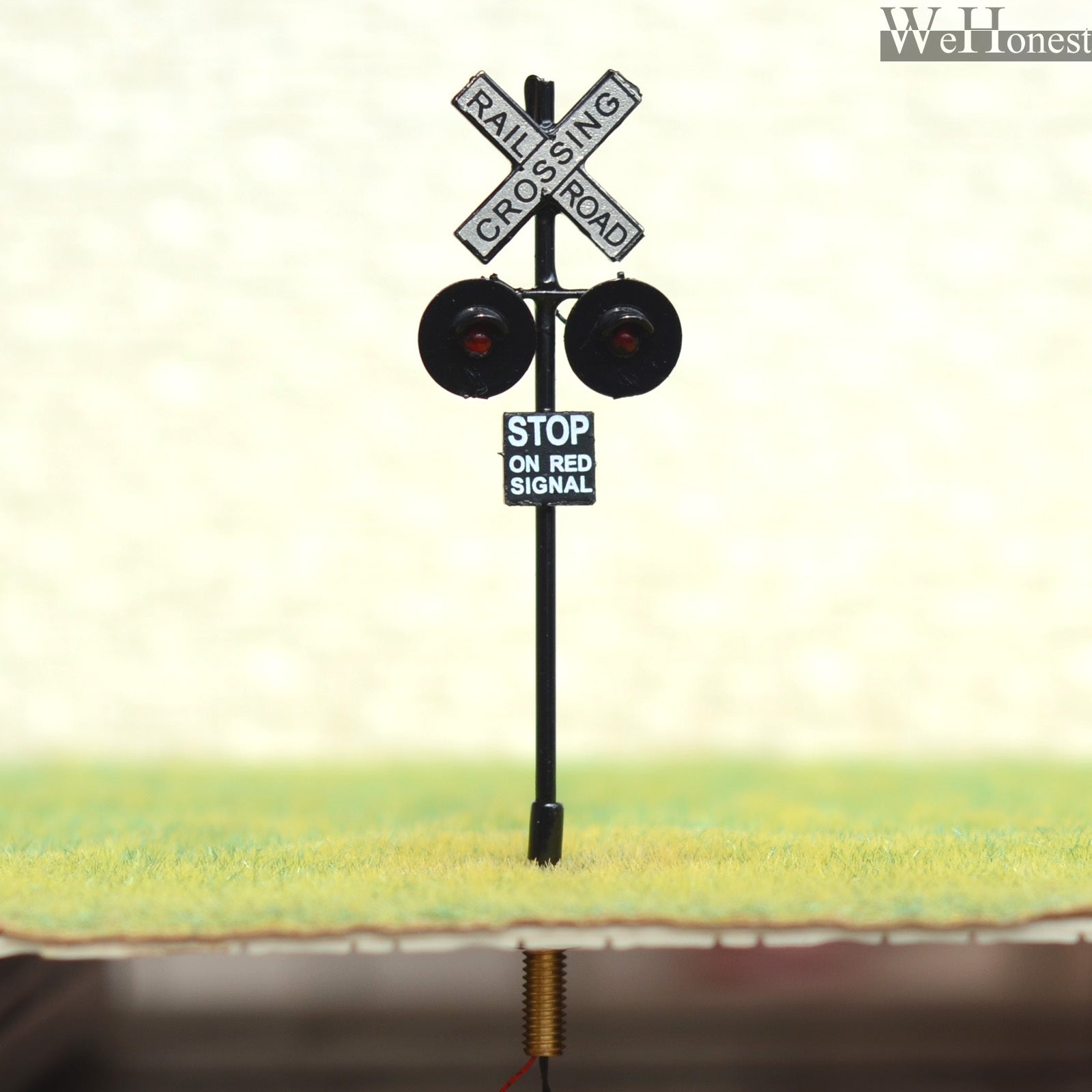 4 x OO or HO Scale Railroad Crossing Signals LEDs made + 2 Circuit board flasher