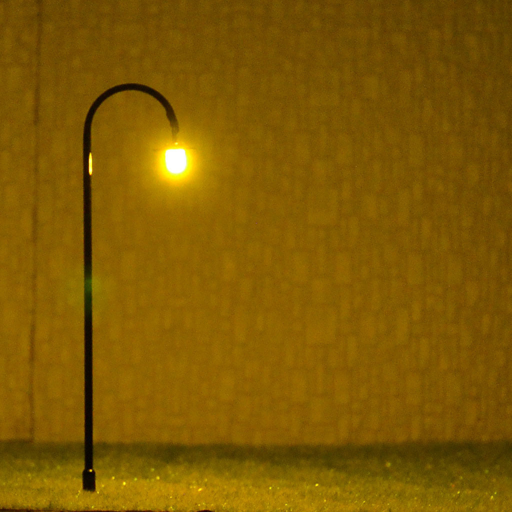 5 pcs O Scale Model Lampposts warm white LEDs made street lights not hot #R33-O