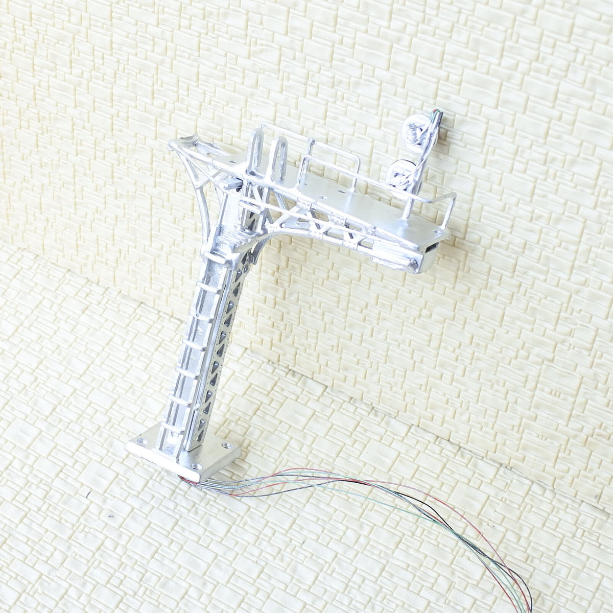 1 x HO OO block searchlight cantilever signal bridge tricolors track m