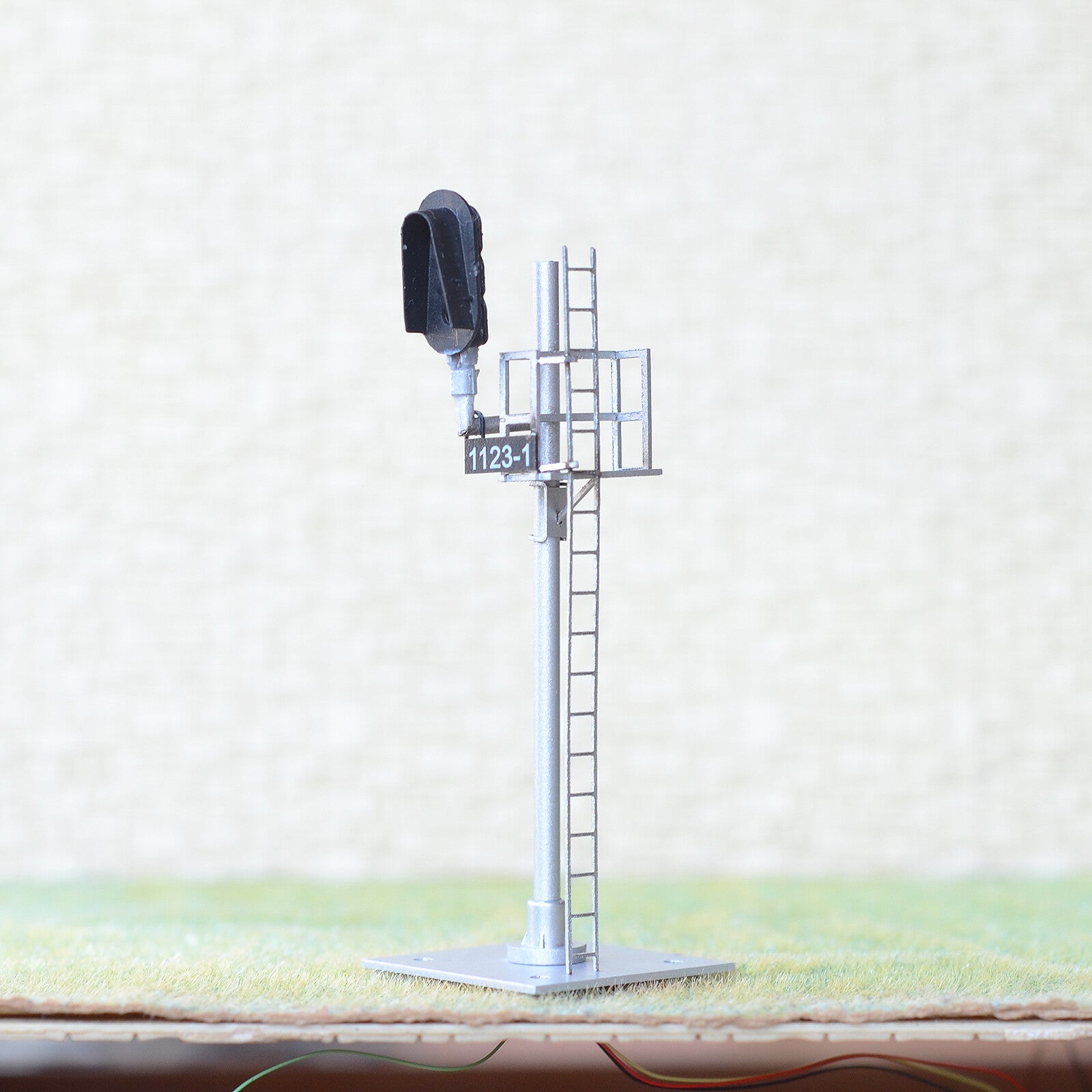 1 x HO scale model 3 colors block signal full sunshield fine metal 1 targets #F1