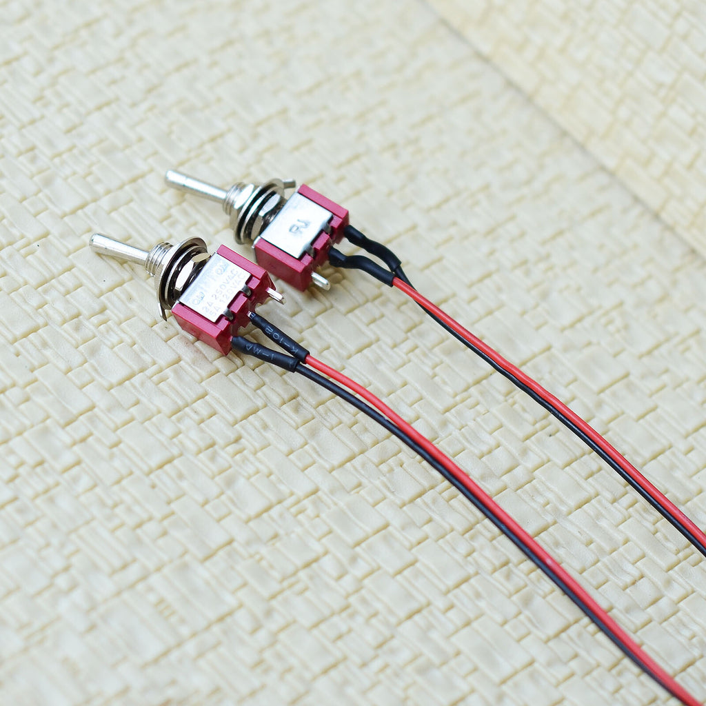 2 x wired toggle switches ON/OFF with 1 meter wire and connector power