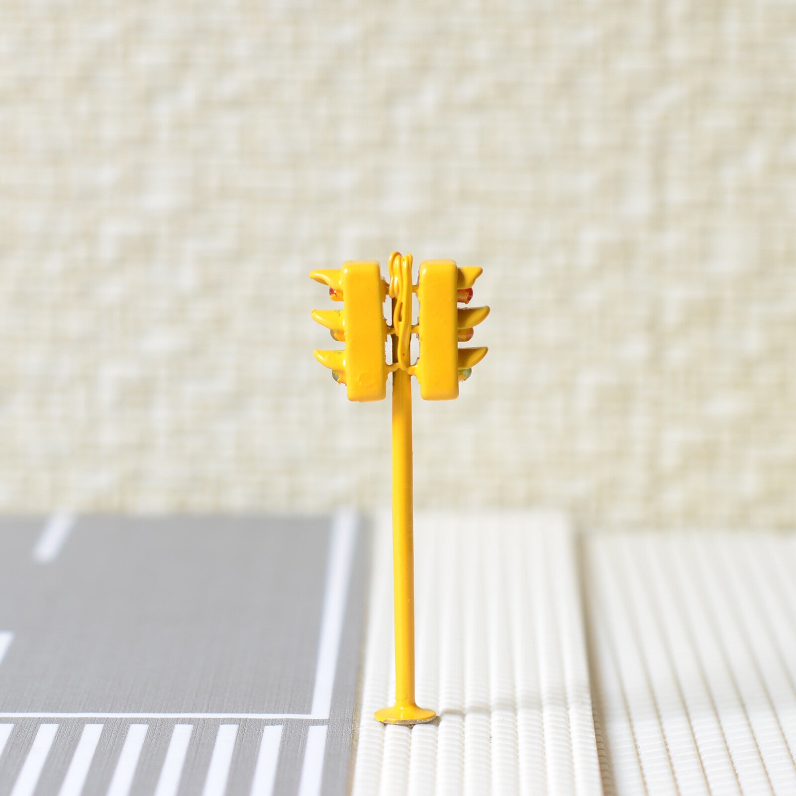 2 x traffic signal HO OO scale model crossing walk LED pedestrian lamp #Y33