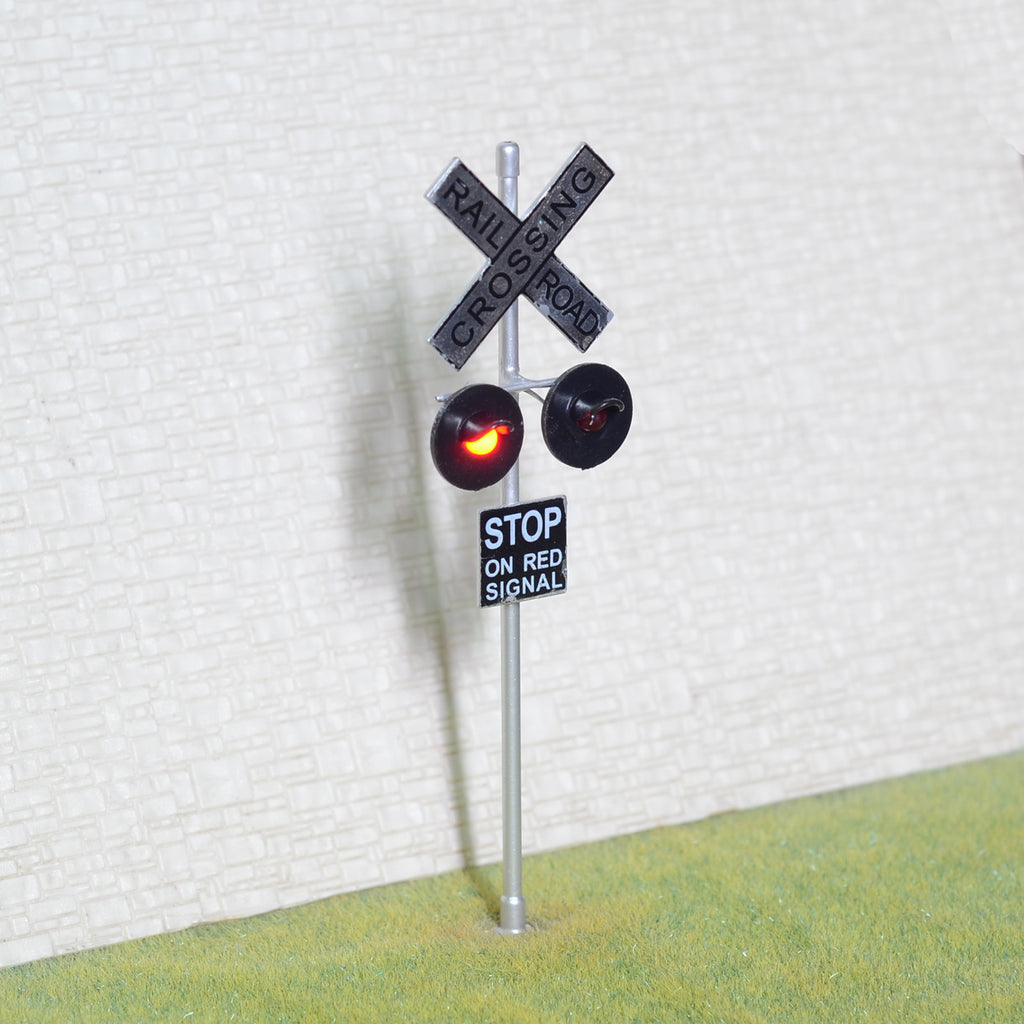 2 x O Scale Railroad Crossing Signals 2 LED heads + Circuit board flas