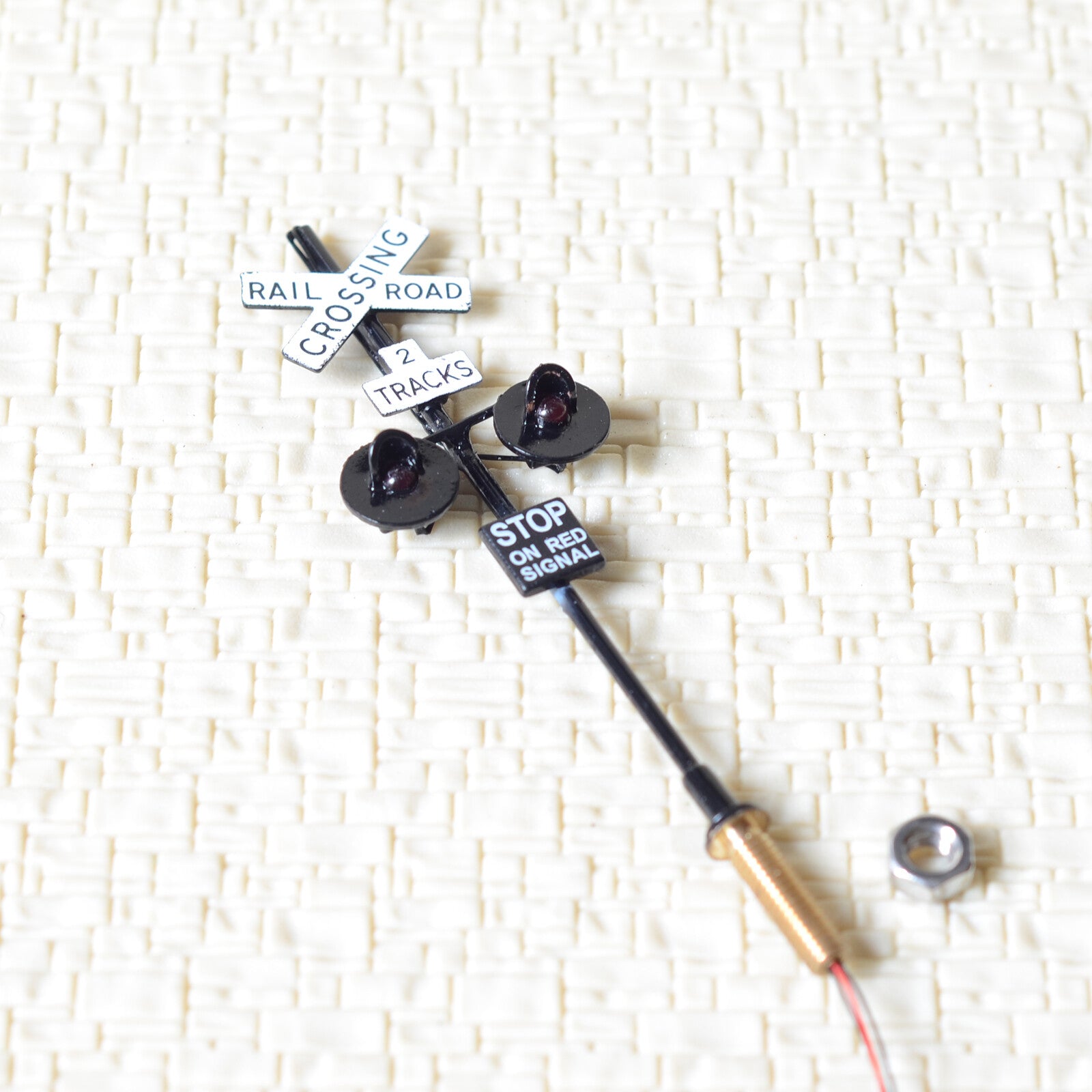 1 x OO Scale 2 tracks railroad crossing signal LED made 2 target faces black #X 