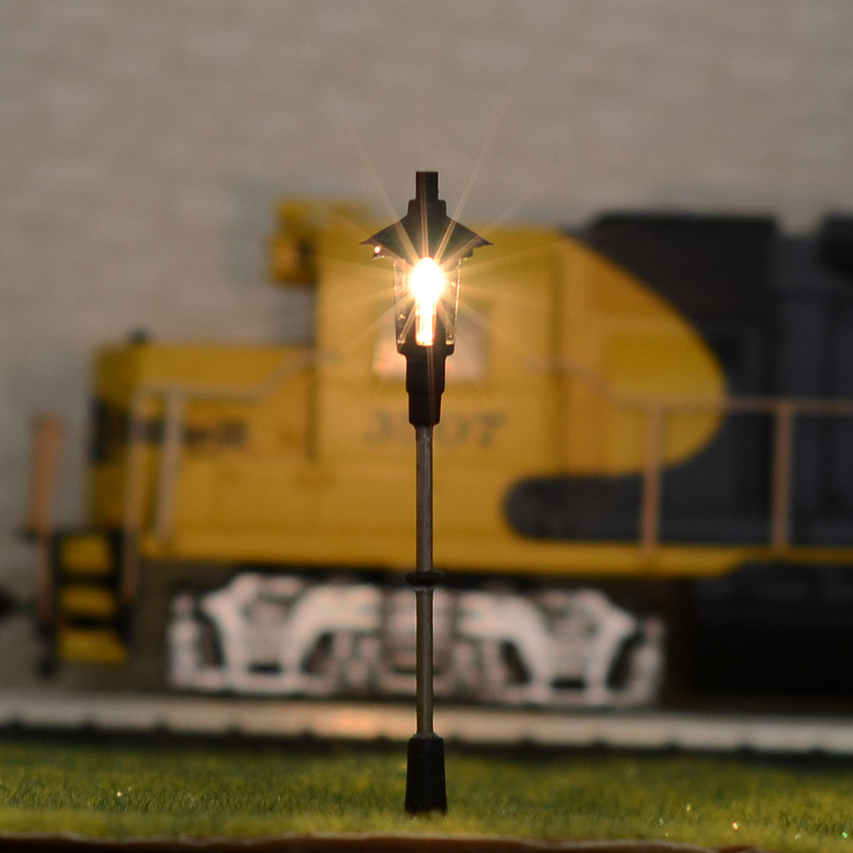 10 x OO / HO Scale Model Train Lamps Railroad Lamp posts antique Stree