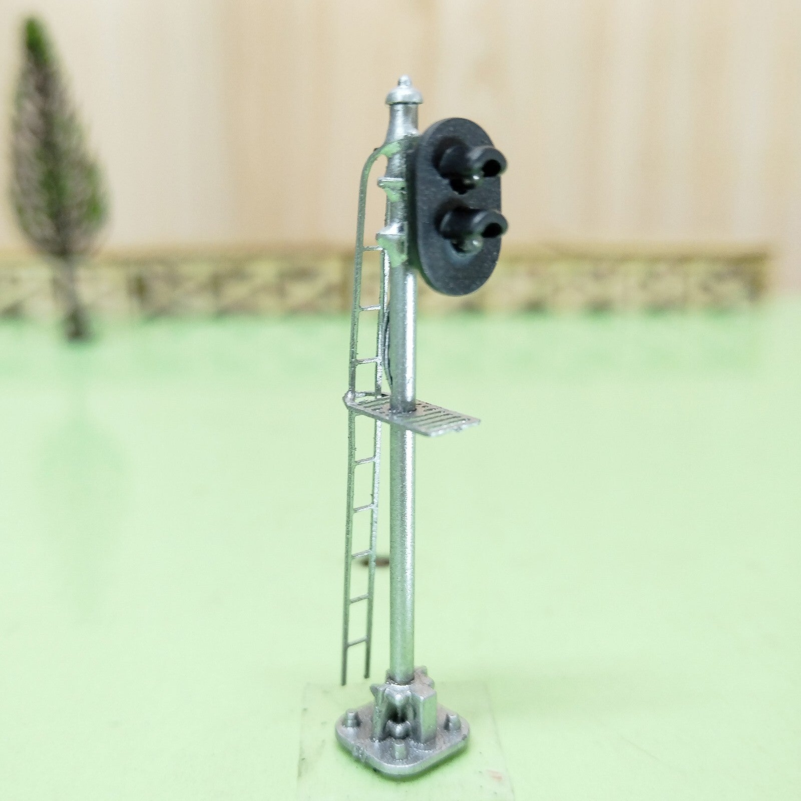 1 x black signal target for cantilever signal bridge making 3 aspects #FB02