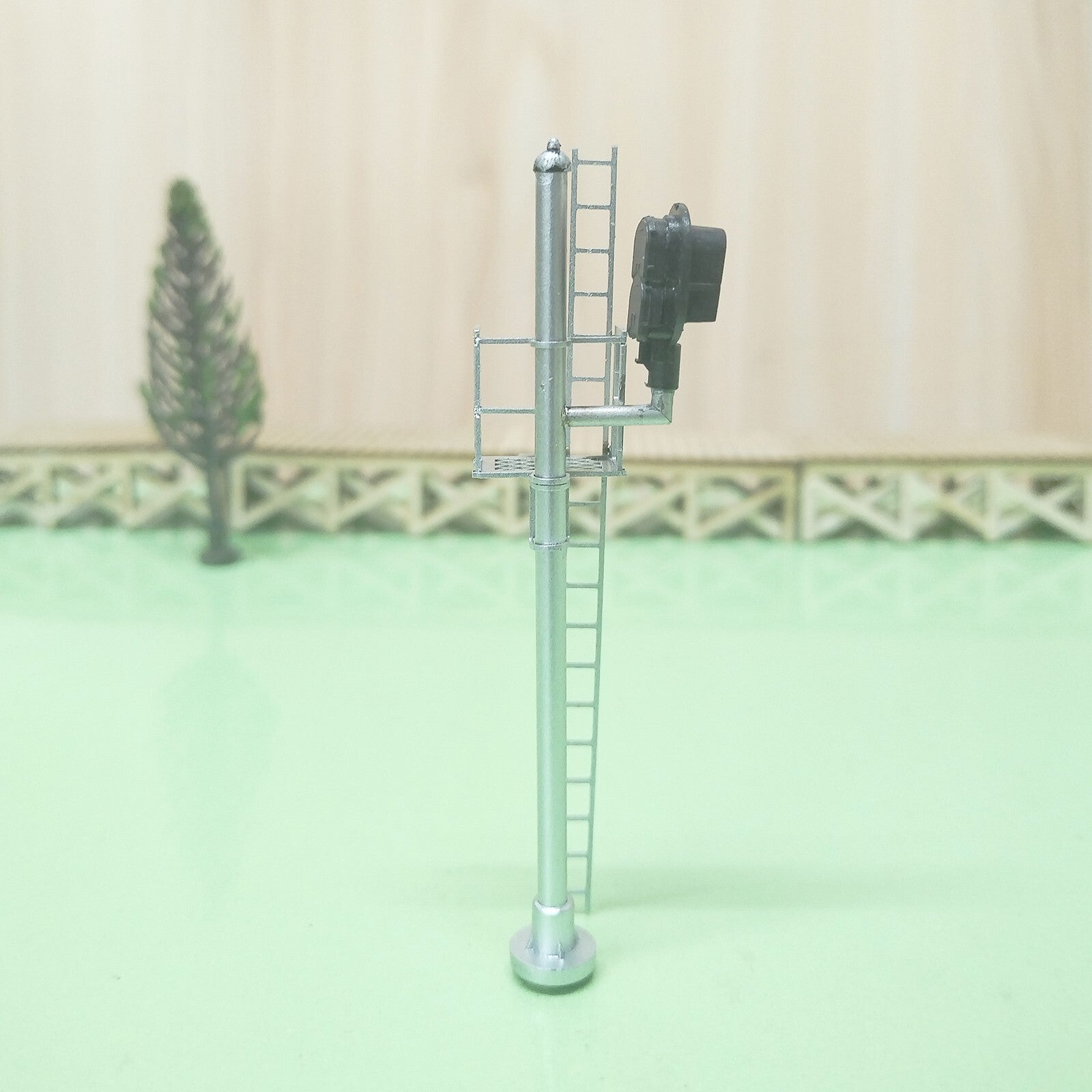1 x HO scale 3 colors light Darth Vader style block signal distance signal #F0t