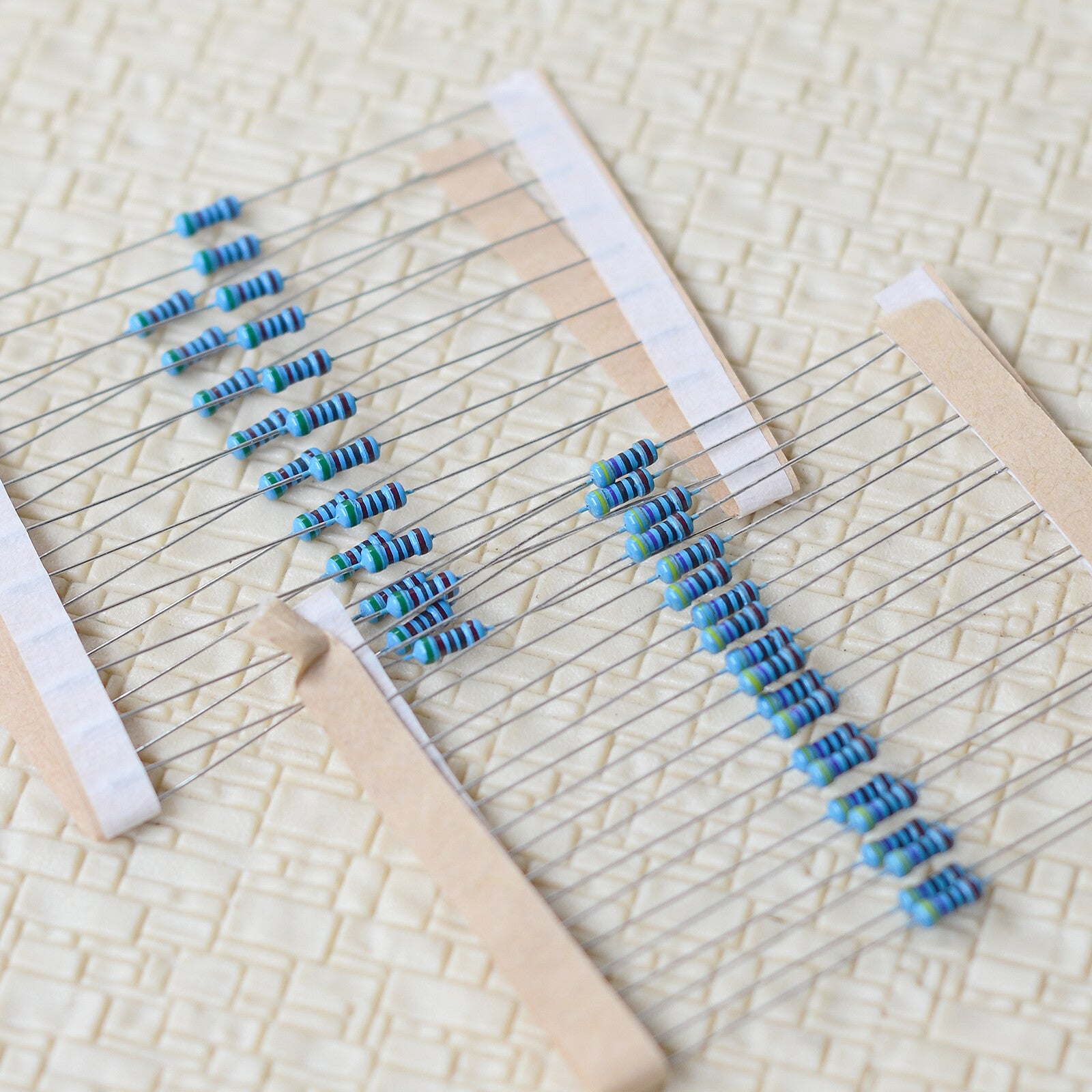 30 x assorted resistors for multi-head block searchlight signal 470/51