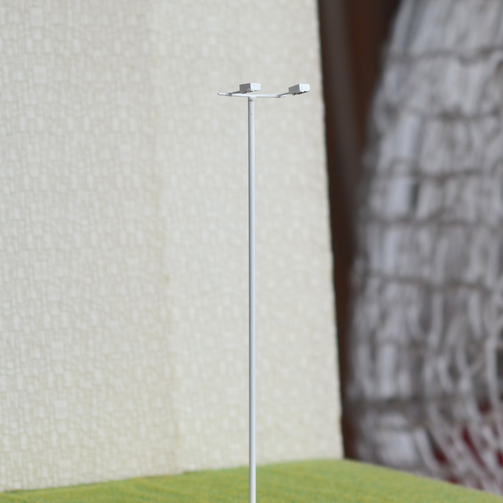 1 x O scale Plaza Lamp post Model led street light floodlight Square Lamp #012