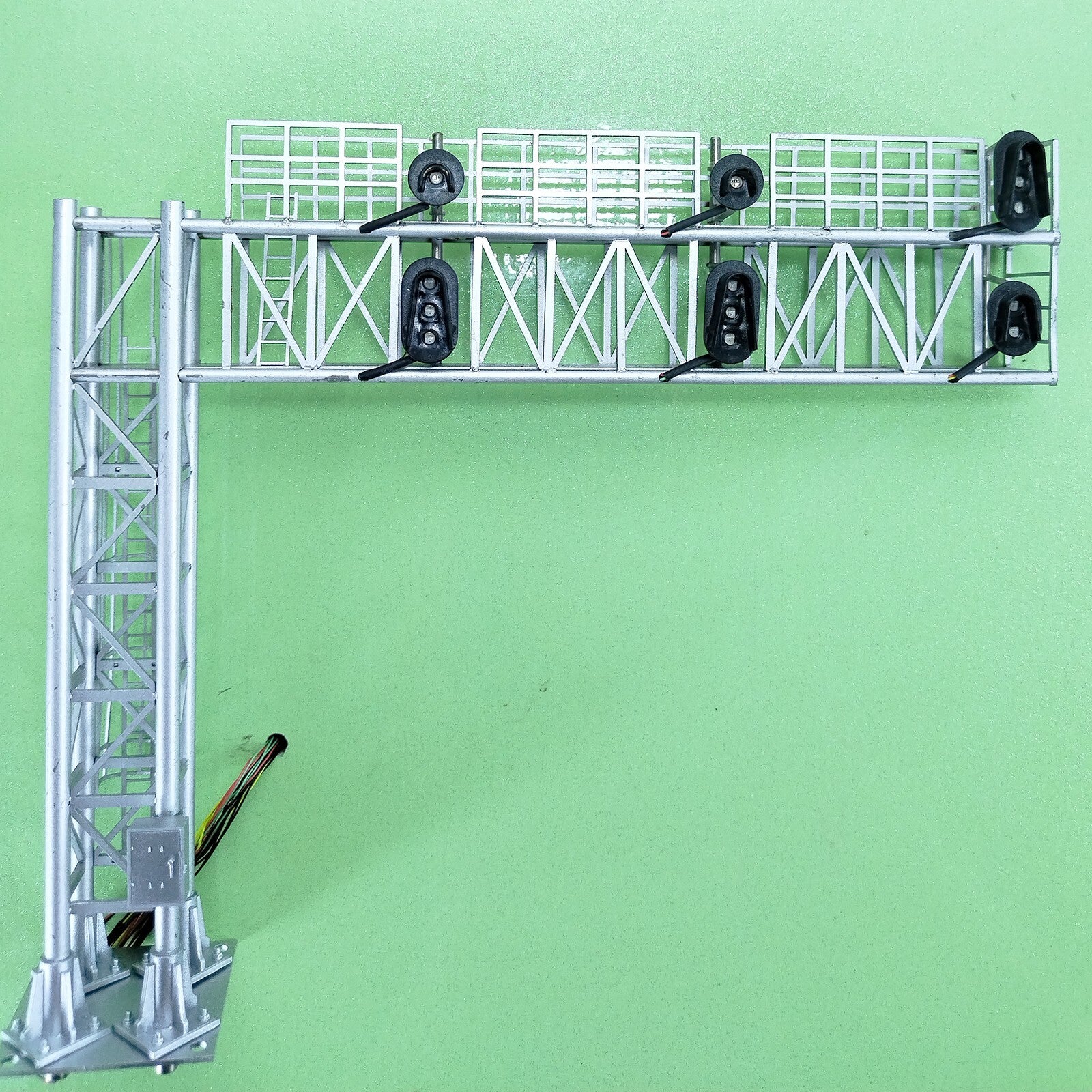 1 x HO scale model Darth Vader cantilever signal 3 tracks steel #CDSO32M13I13