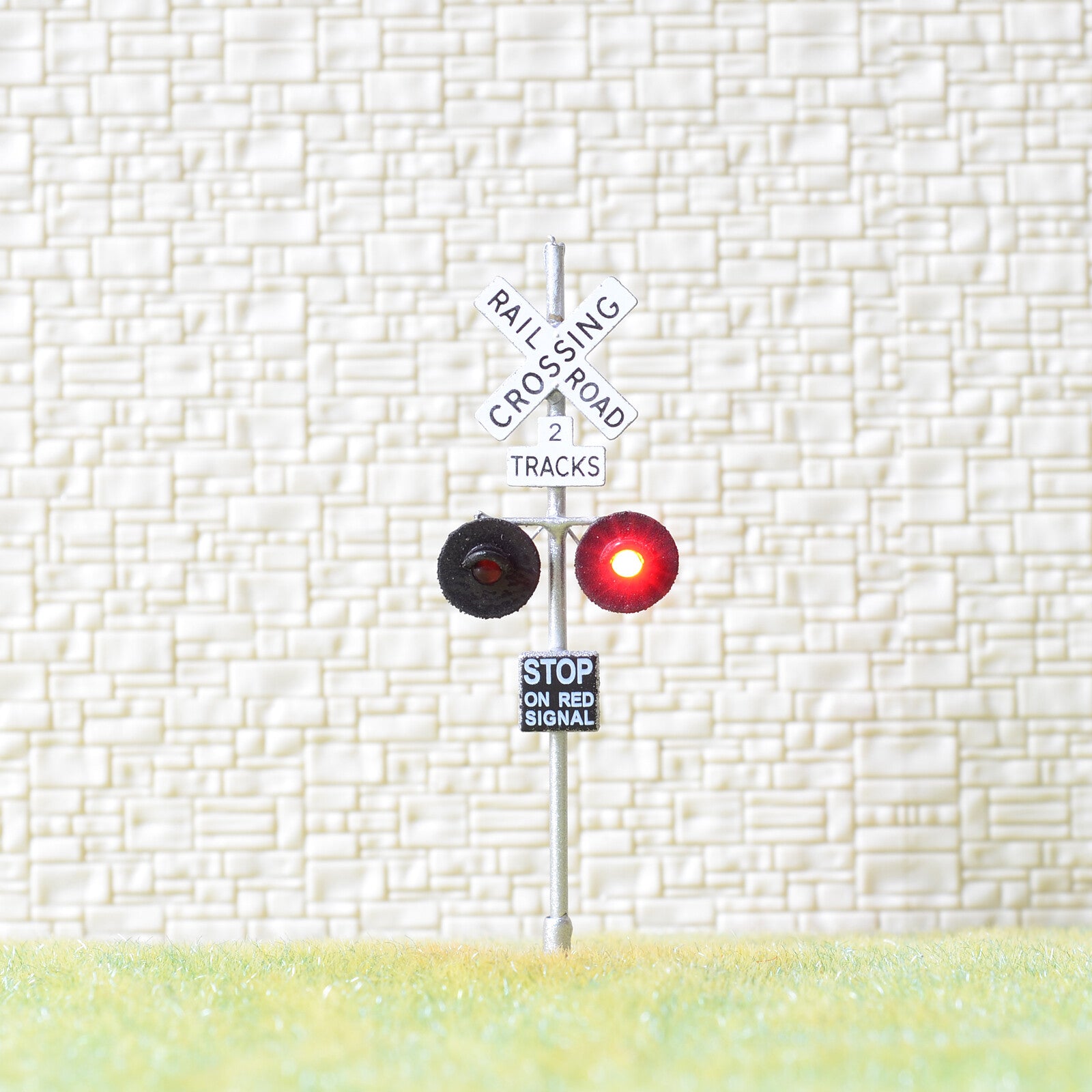 2 x OO scale 1:76 railroad crossing signals 2 heads + Circuit board flasher #SL2