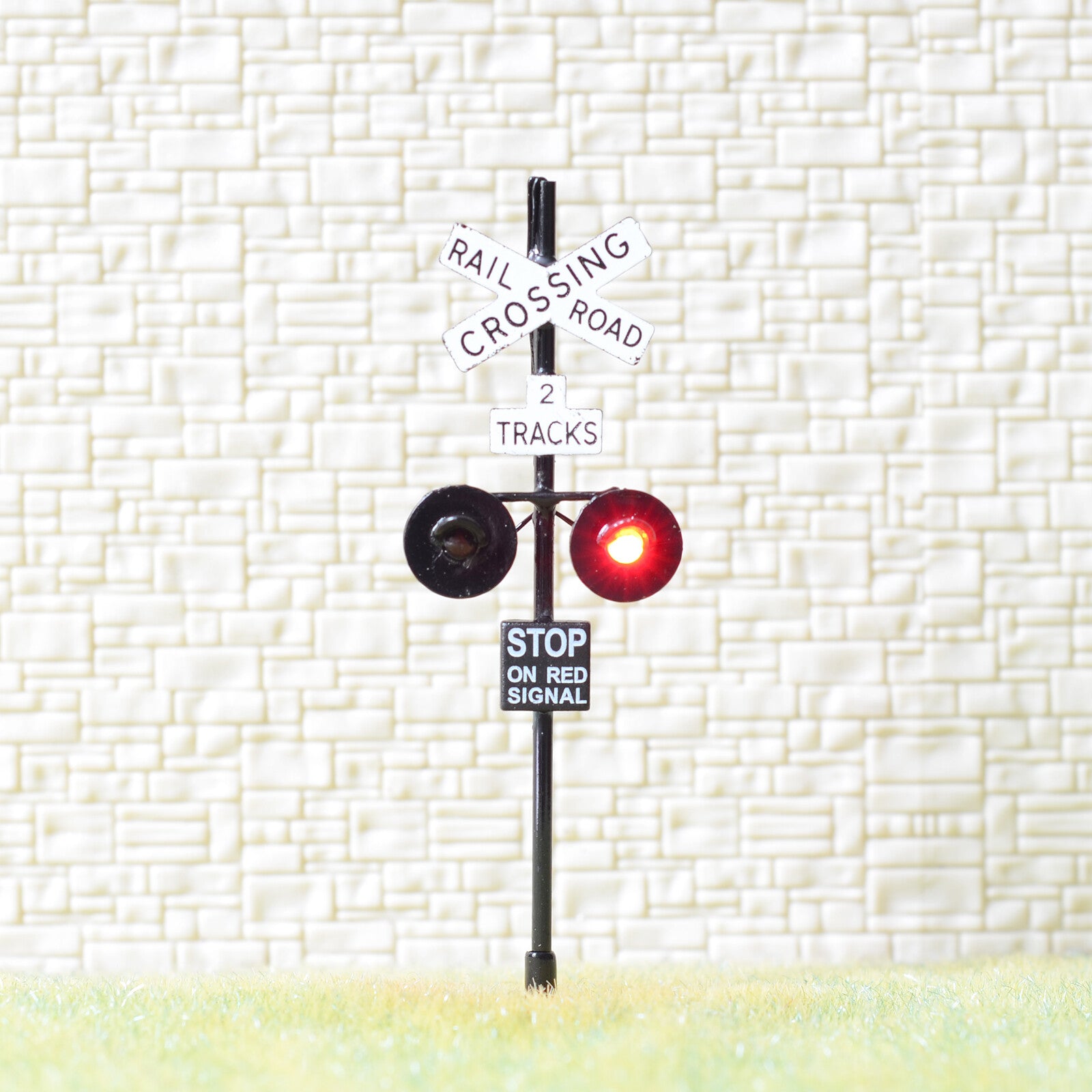2 x OO scale railroad crossing signals 2 heads + Circuit board flasher #BL2X