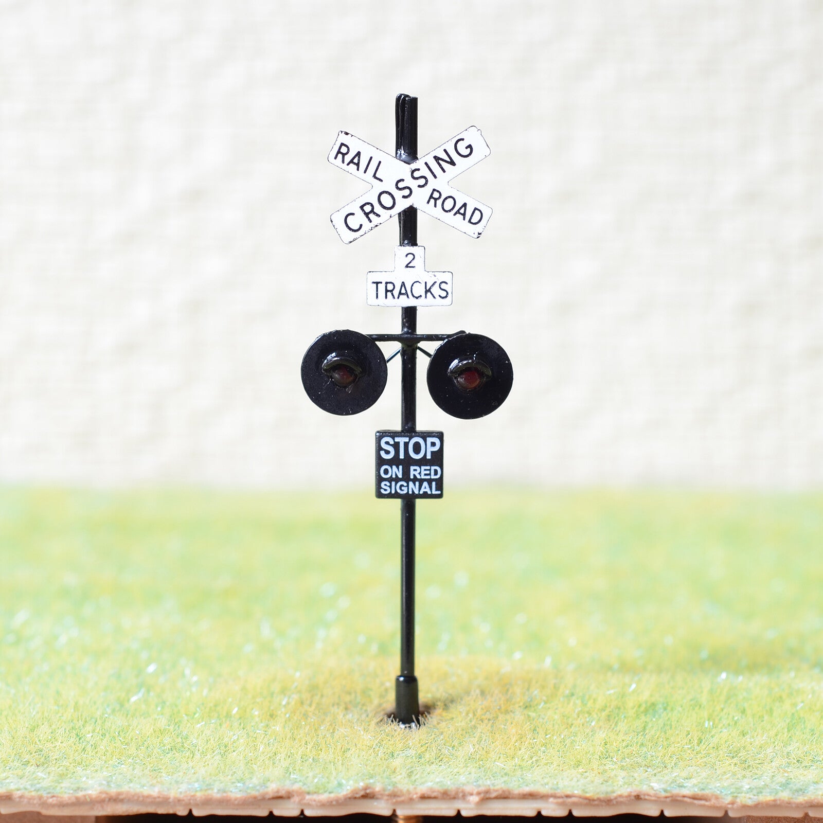 1 x OO Scale 2 tracks railroad crossing signal LED made 2 target faces black #X 