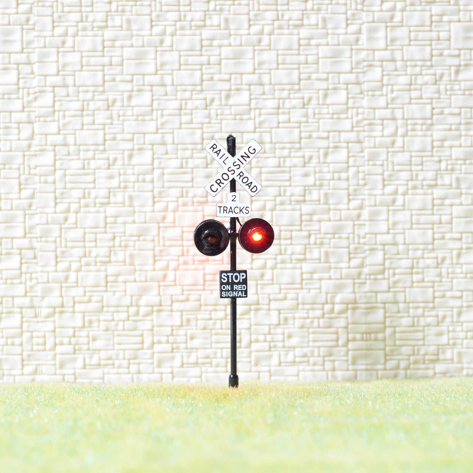 1 x OO / HO scale railroad crossing signals 4 LEDs + circuit board flasher #2BL4
