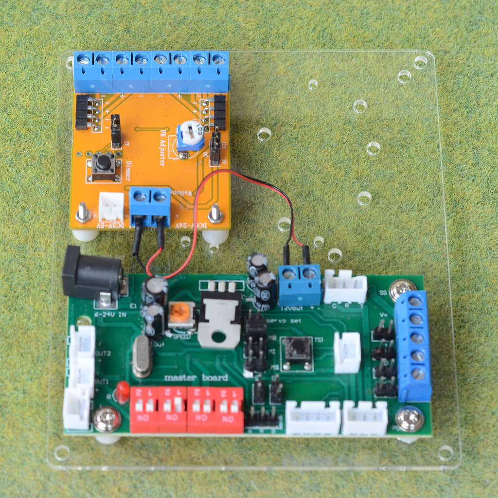 1 set N crossing signals + automatic IR sensors controller by train de
