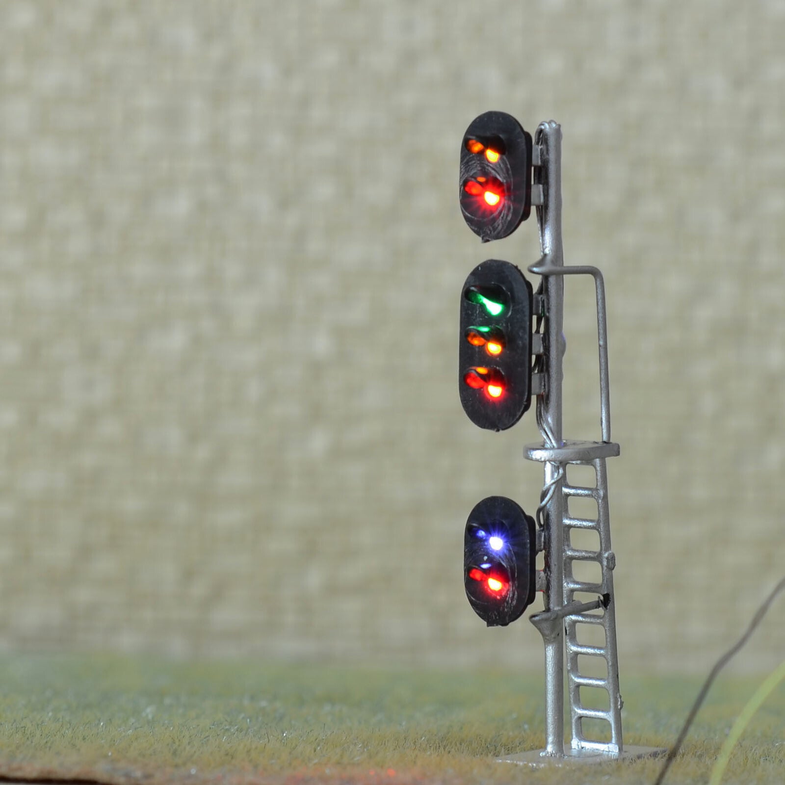 1 x HO / OO railroad block signals LED model train shunting hump signal 3 target