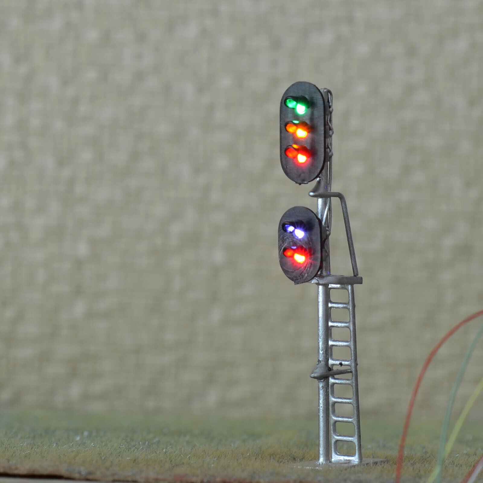 1 x HO / OO block signals LED model train shunting 2 heads hump signal G/Y/R+W/R
